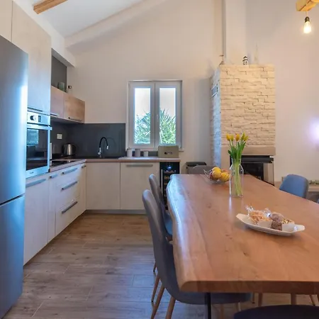 Villa Rogac Sutivan